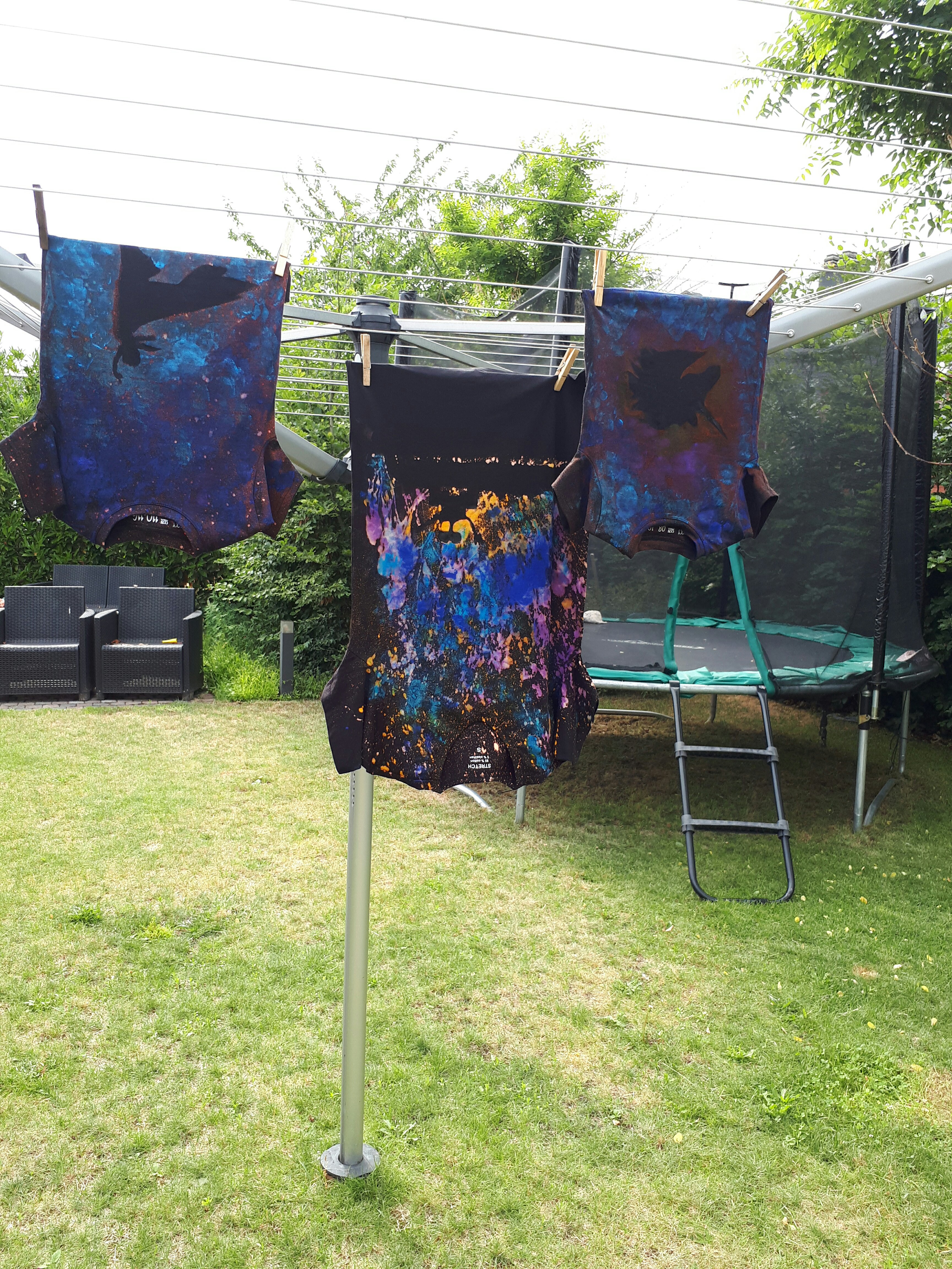 Charlotte Bronte betrouwbaarheid enthousiasme Galaxy shirt schilderen met textielverf. Sci-fi - Kreanimo