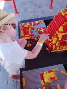 Legoland: kids play parents wait
